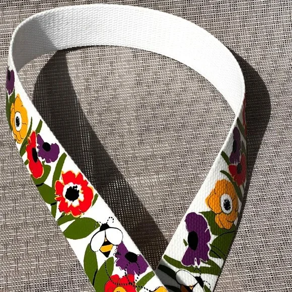 Relic Floral Belt White Multi 70s Vibe 42.5 in Silver Tone Buckle Bumblebee Boho - Picture 2 of 6